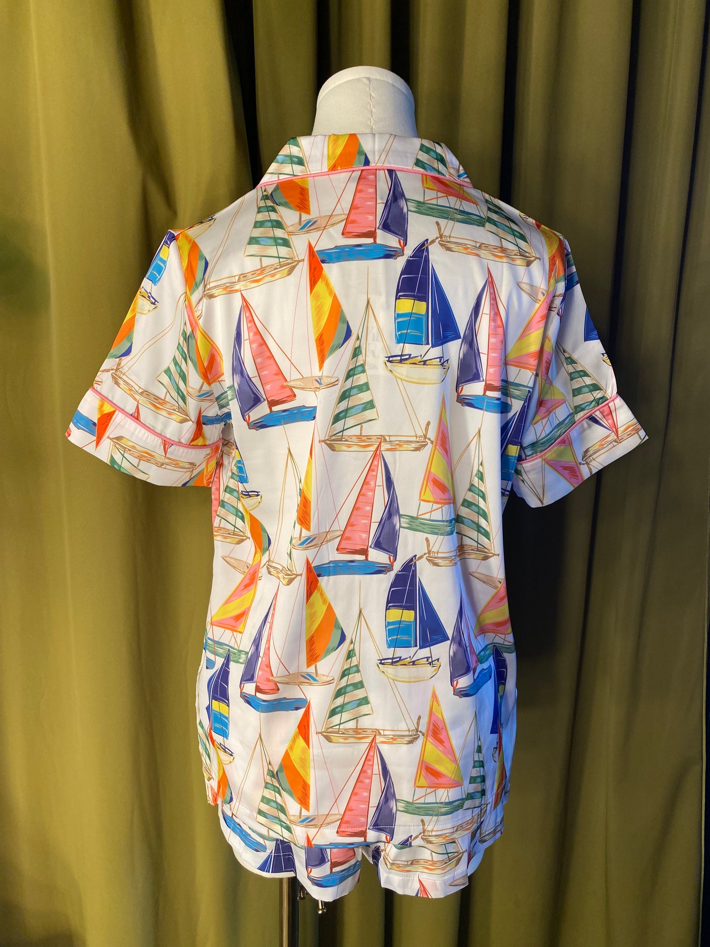 Short Set with sailboat pattern