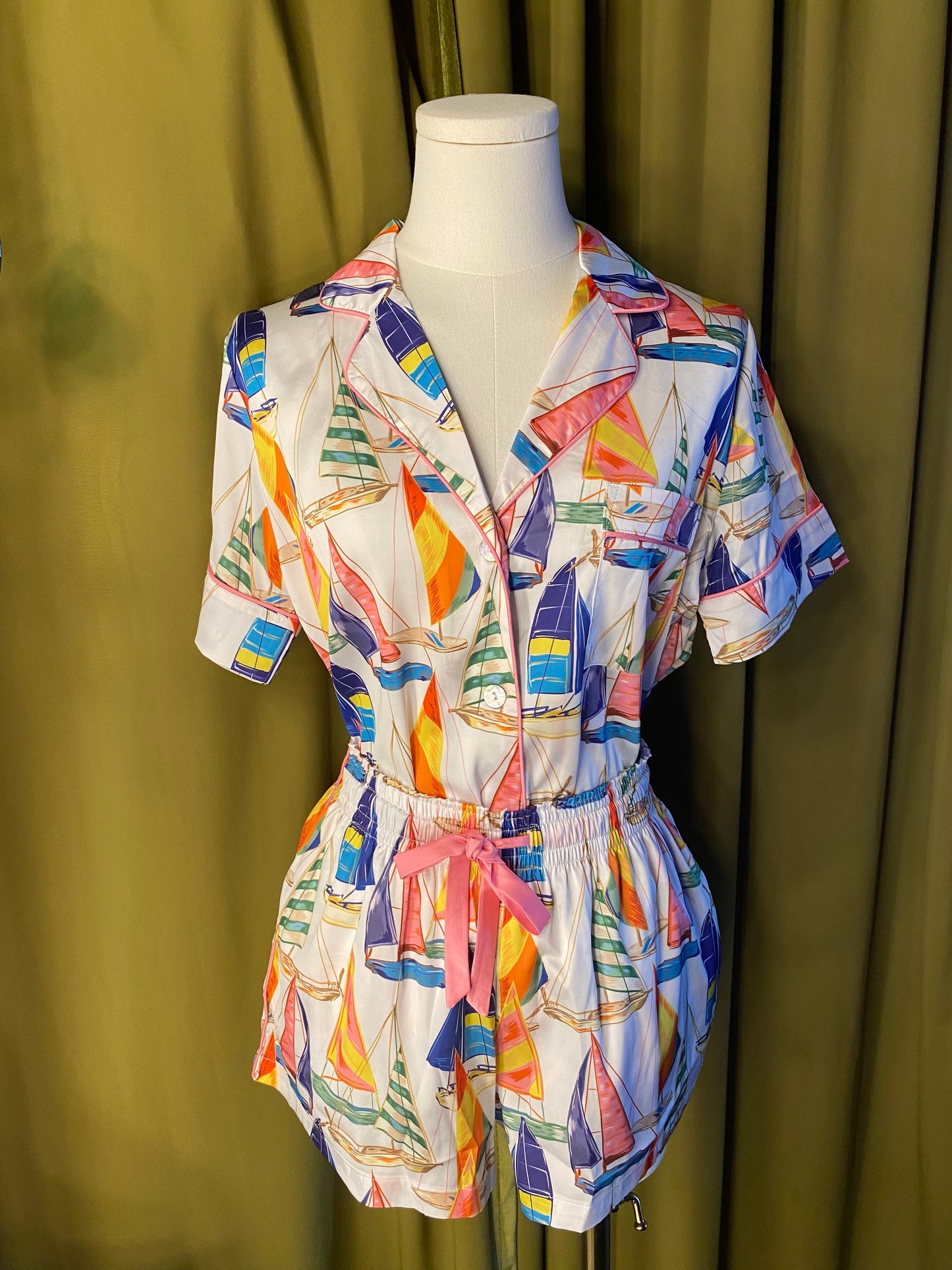 Short Set with sailboat pattern