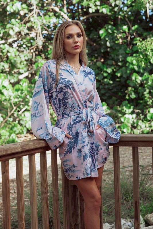WOMAN IN SHORT ROBE