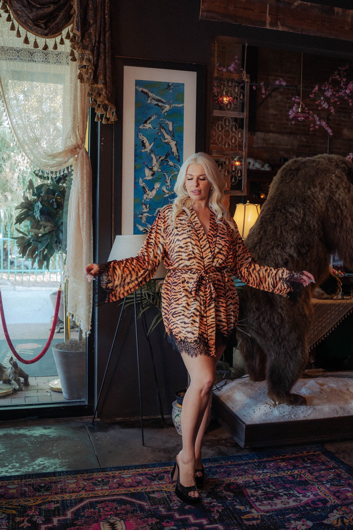 WOMAN IN SATIN LACE TIGER SHORT ROBE