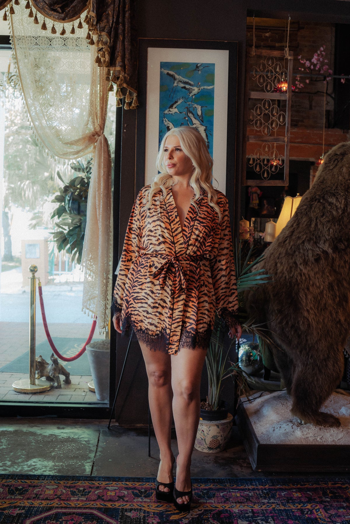 WOMAN IN SATIN LACE TIGER SHORT ROBE