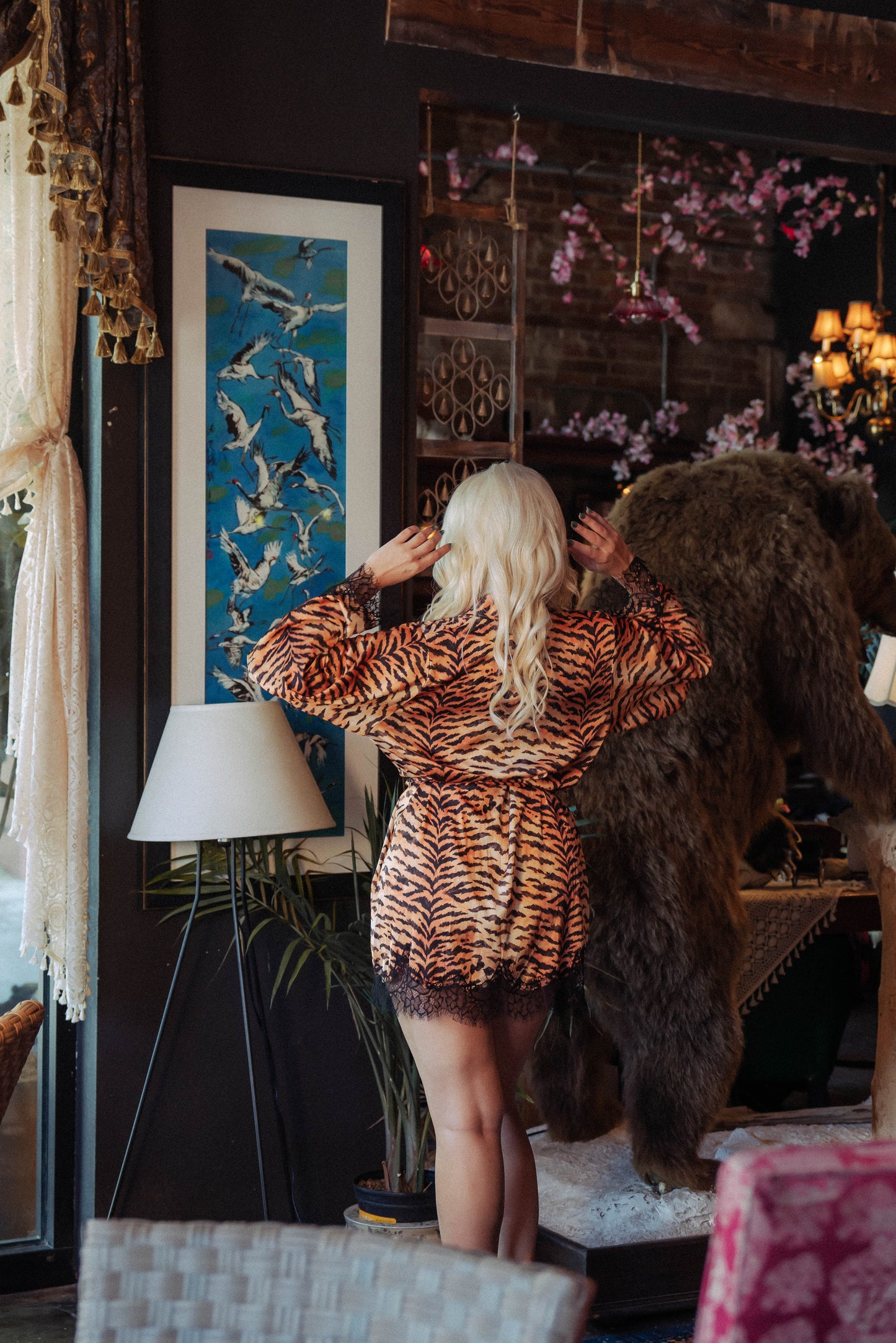 WOMAN IN SATIN LACE TIGER SHORT ROBE