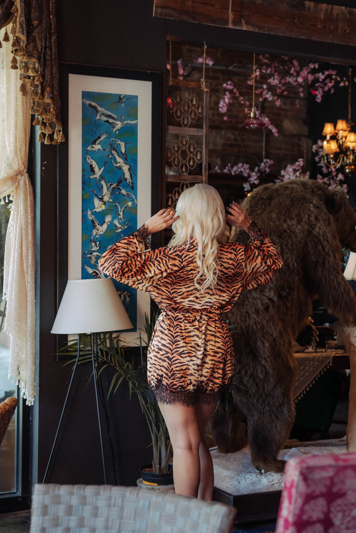 WOMAN IN SATIN LACE TIGER SHORT ROBE