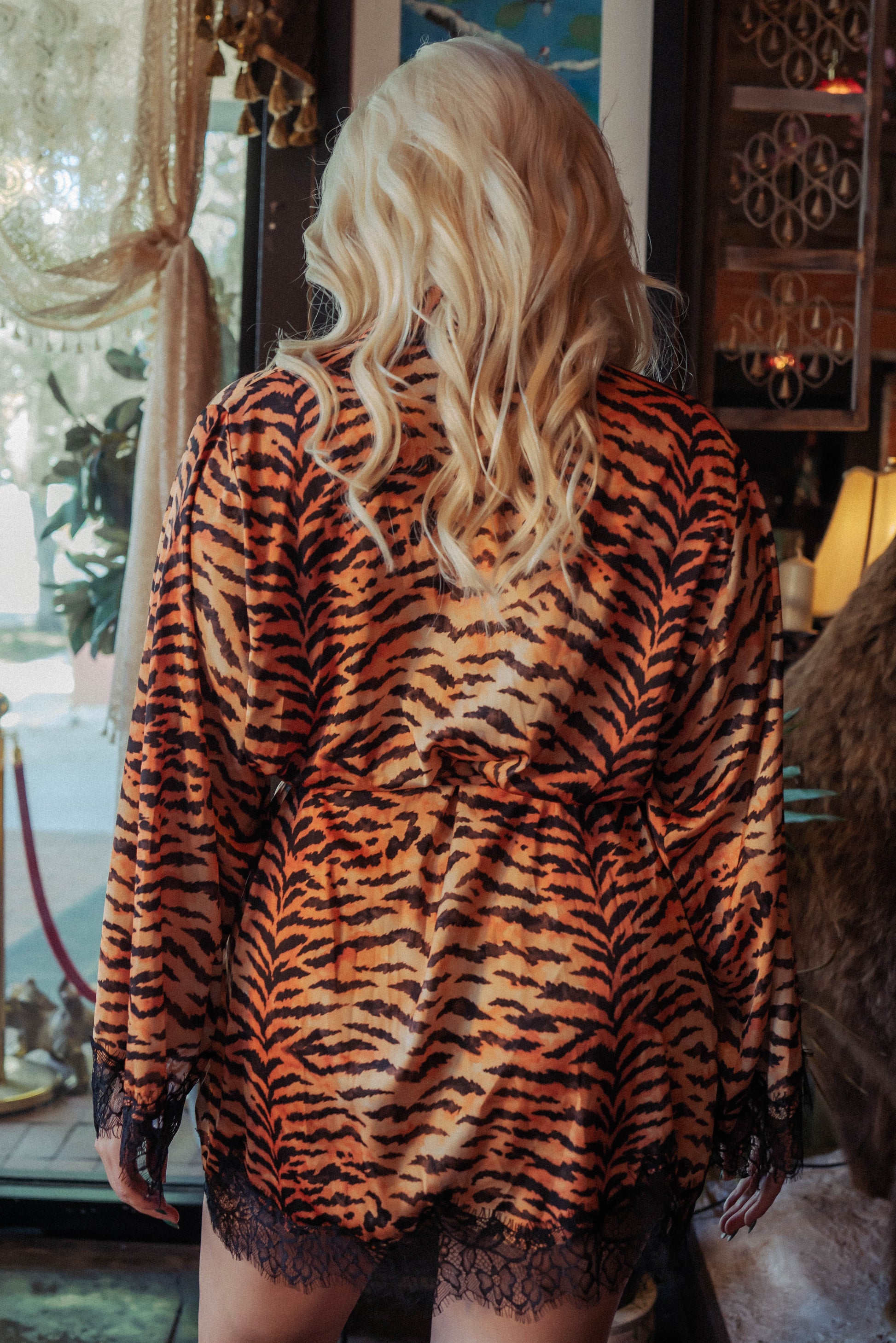 WOMAN IN SATIN LACE TIGER SHORT ROBE