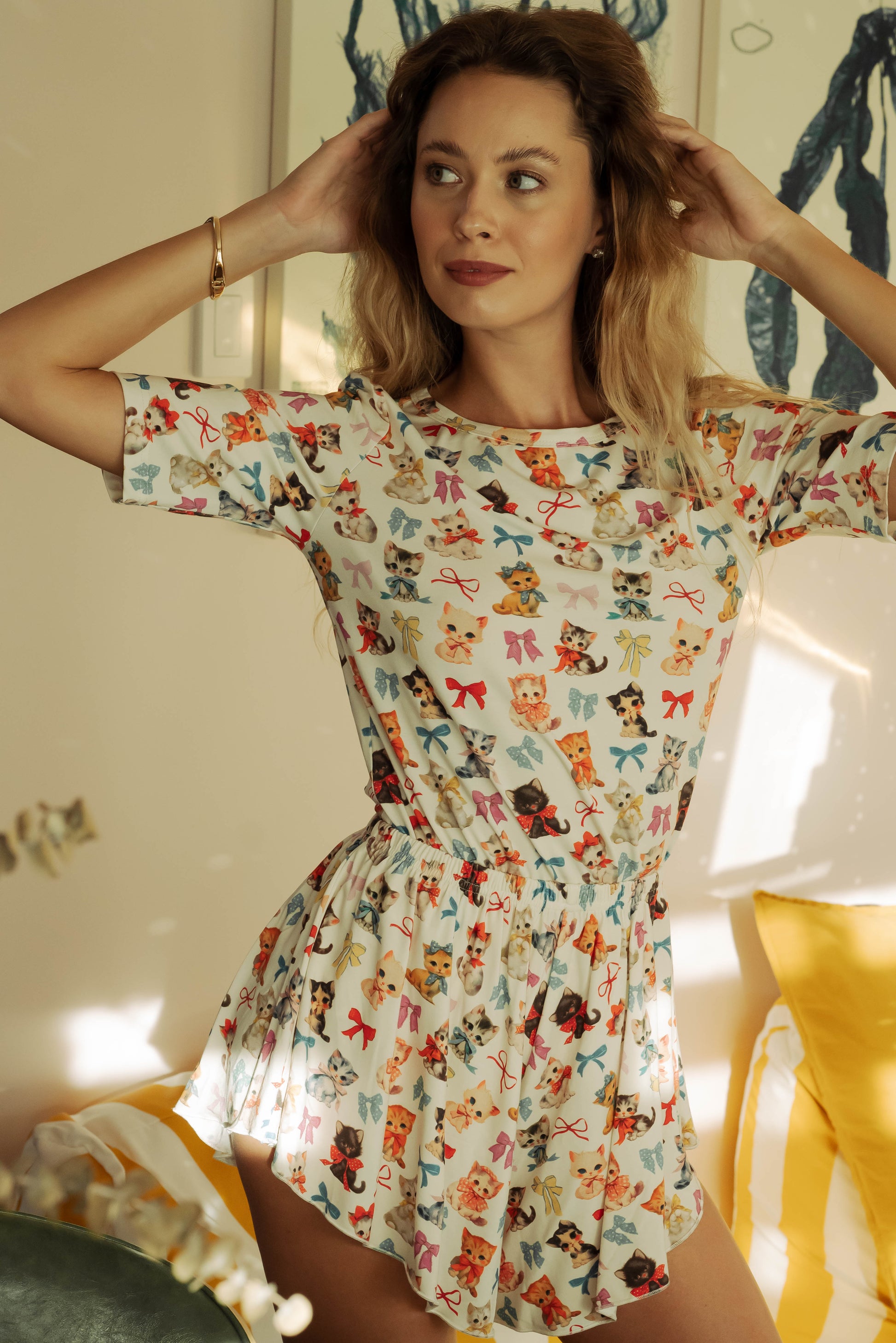 WOMAN IN KITTEN AND BOW FLOWY TAP SHORT PJ SET 