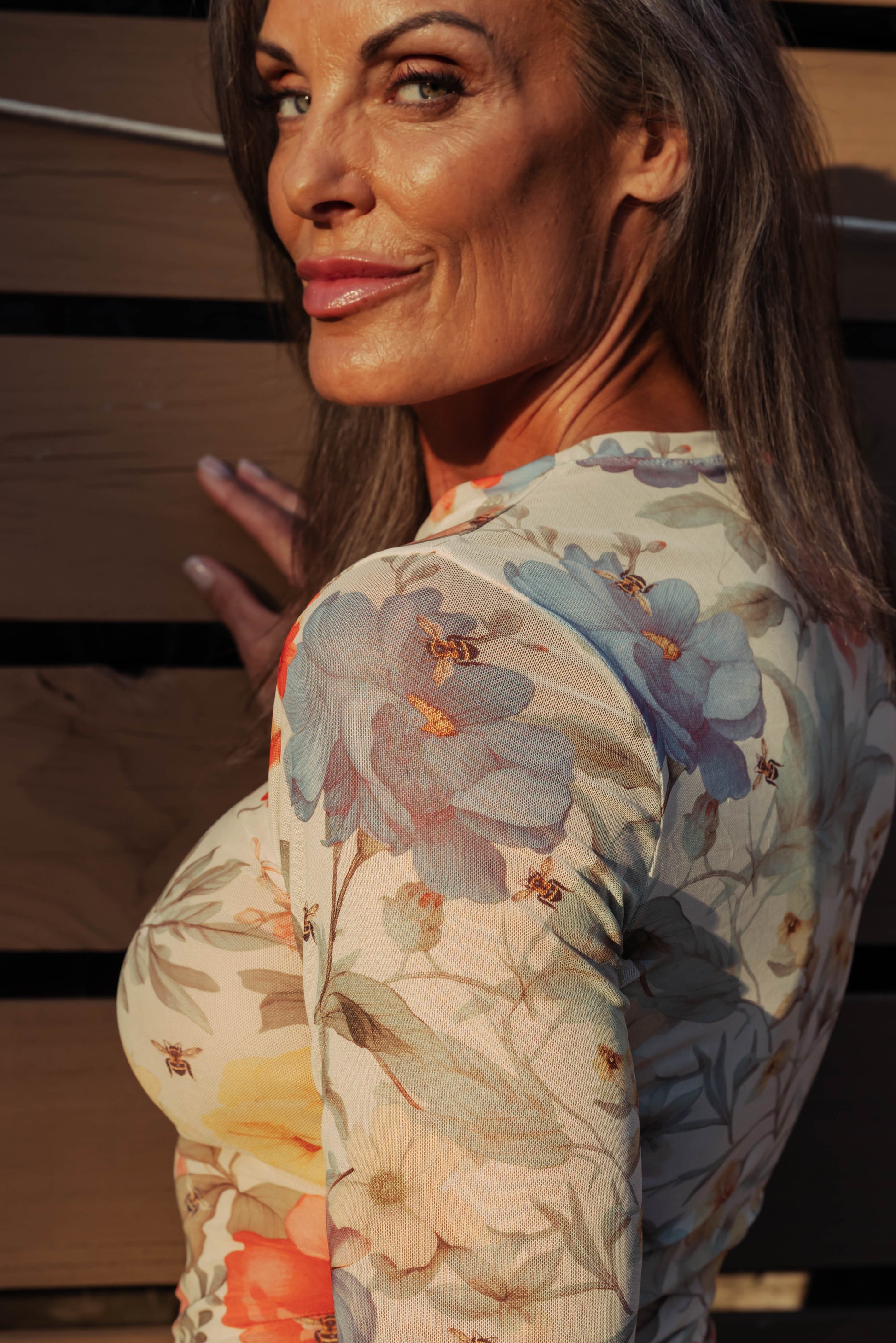WOMAN IN FLOAL MAXI DRESS