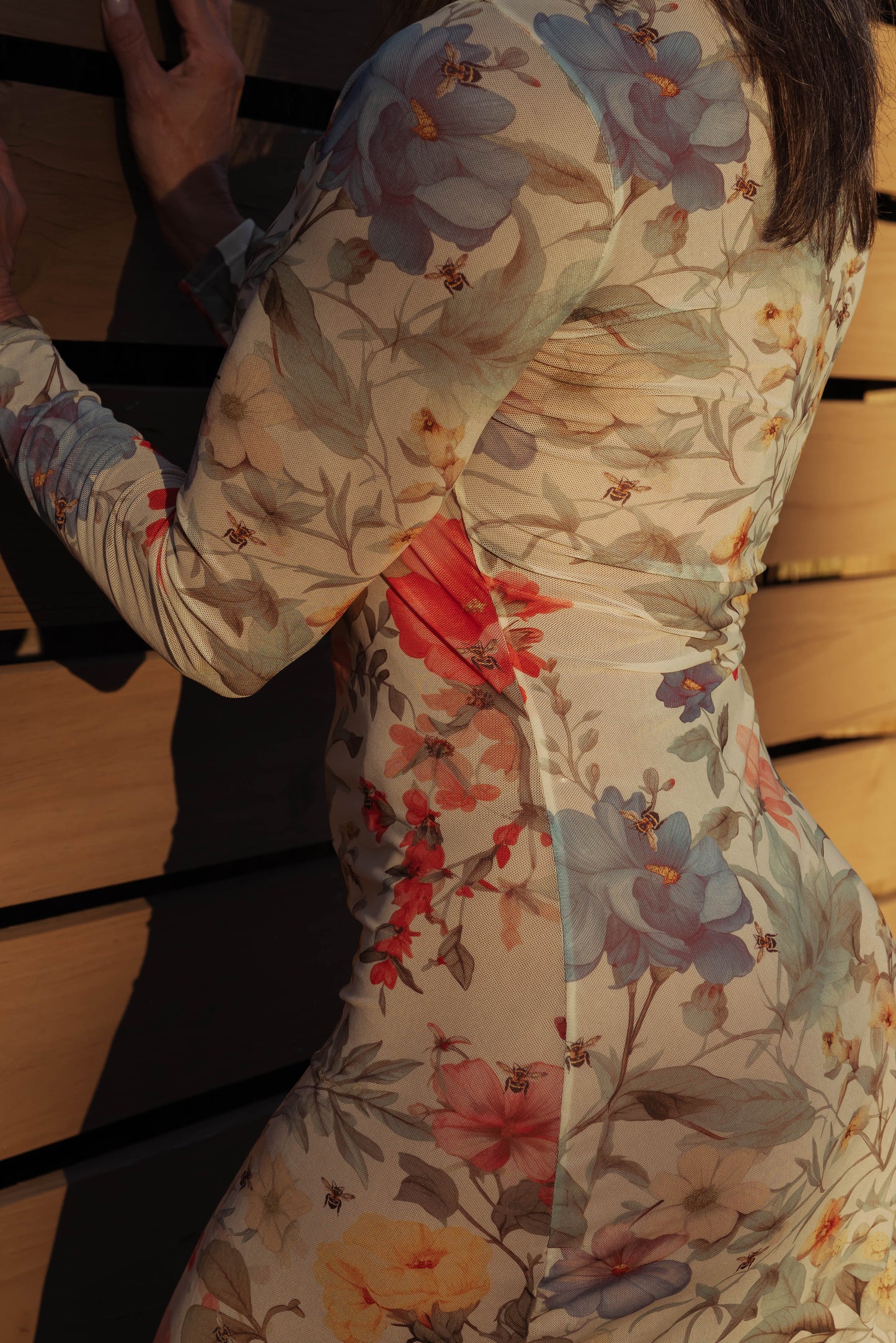 WOMAN IN FLOAL MAXI DRESS