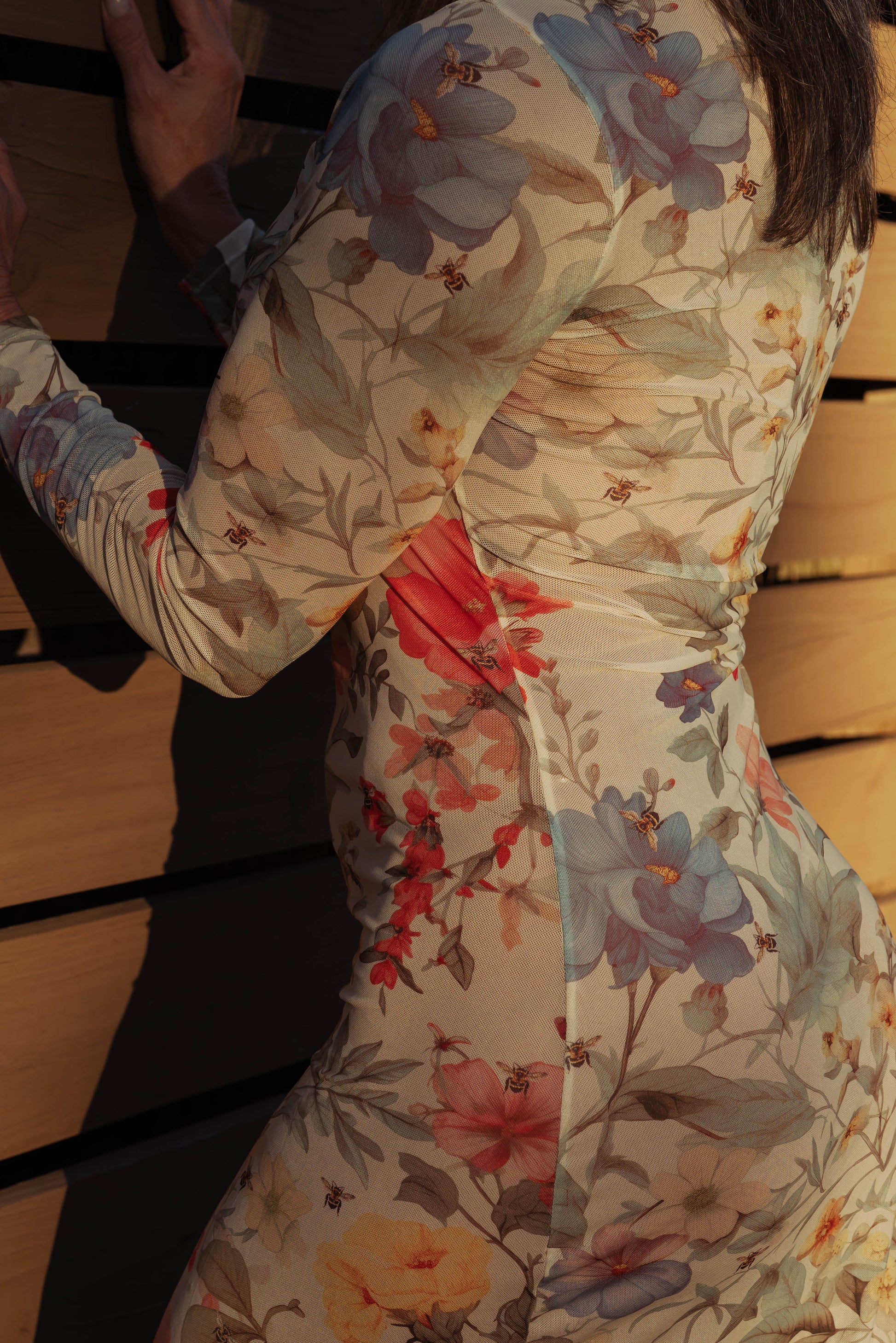 WOMAN IN FLOAL MAXI DRESS