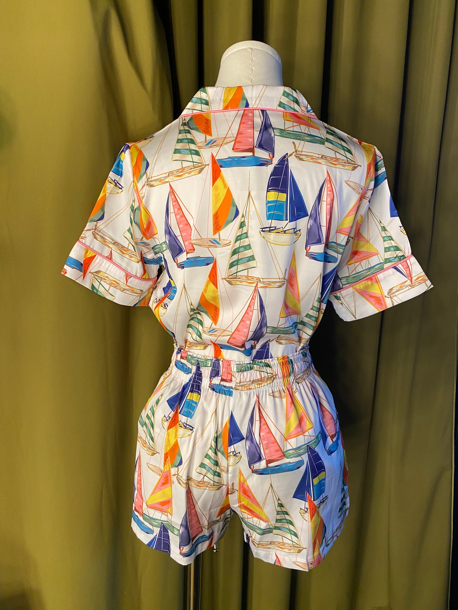 Short Set with sailboat pattern